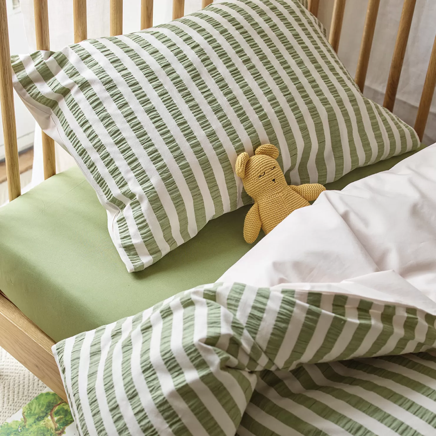 Kids Piglet in Bed Pear Seersucker Kids Stripe Cotton Bedding Set