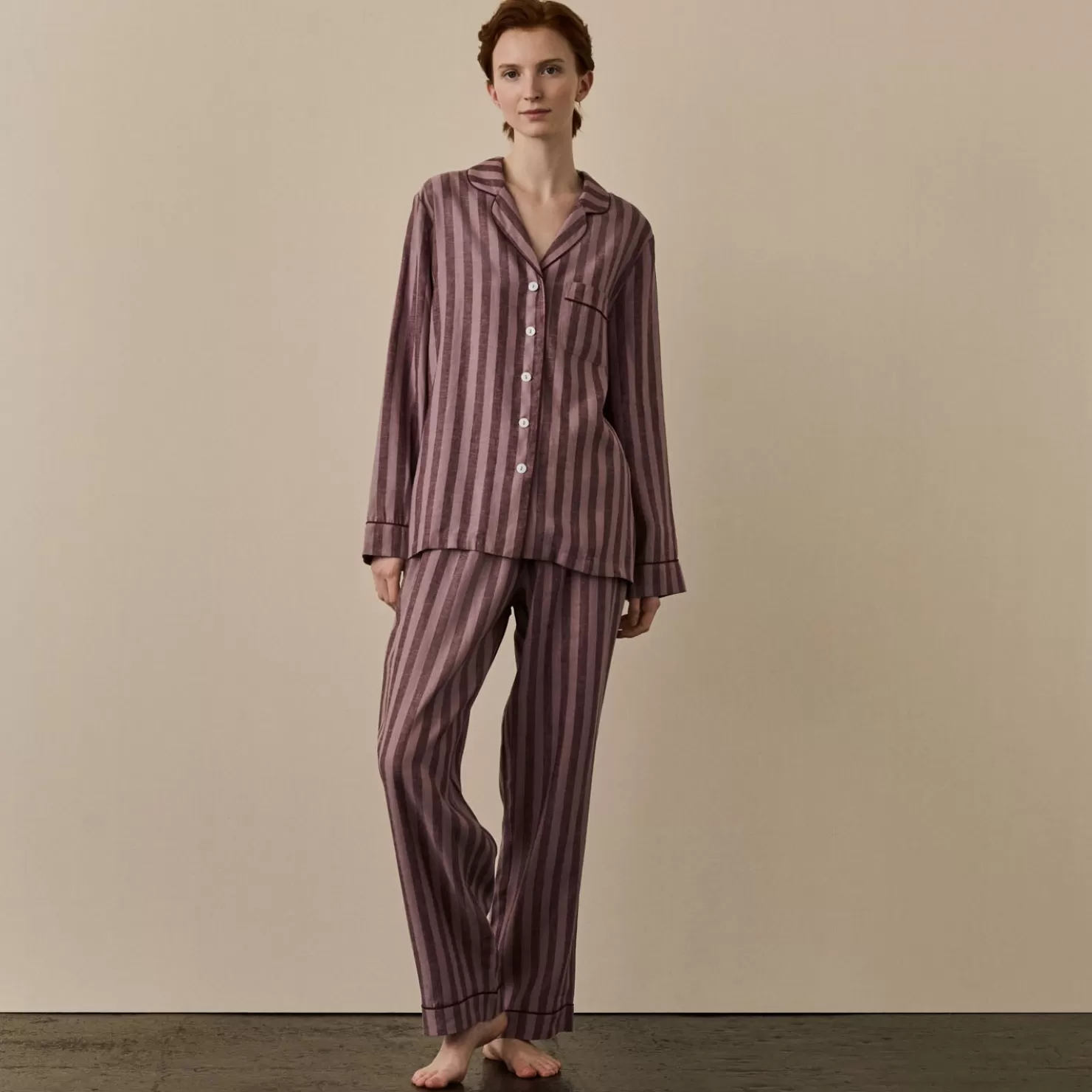 Women Piglet in Bed d Linen Pajama Set