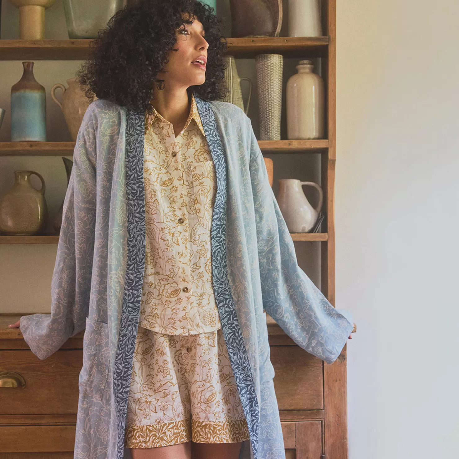 Women Piglet in Bed River Wandle Middlemore Linen Robe