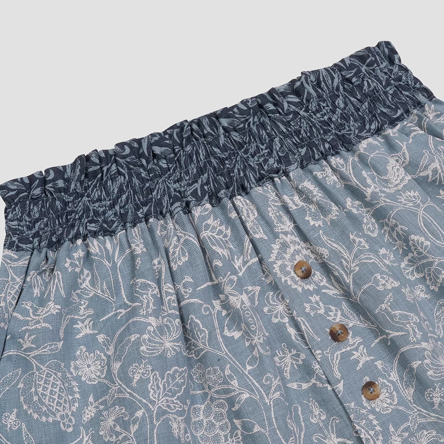 Women Piglet in Bed River Wandle Middlemore Linen Women’s Pajama Shorts Set
